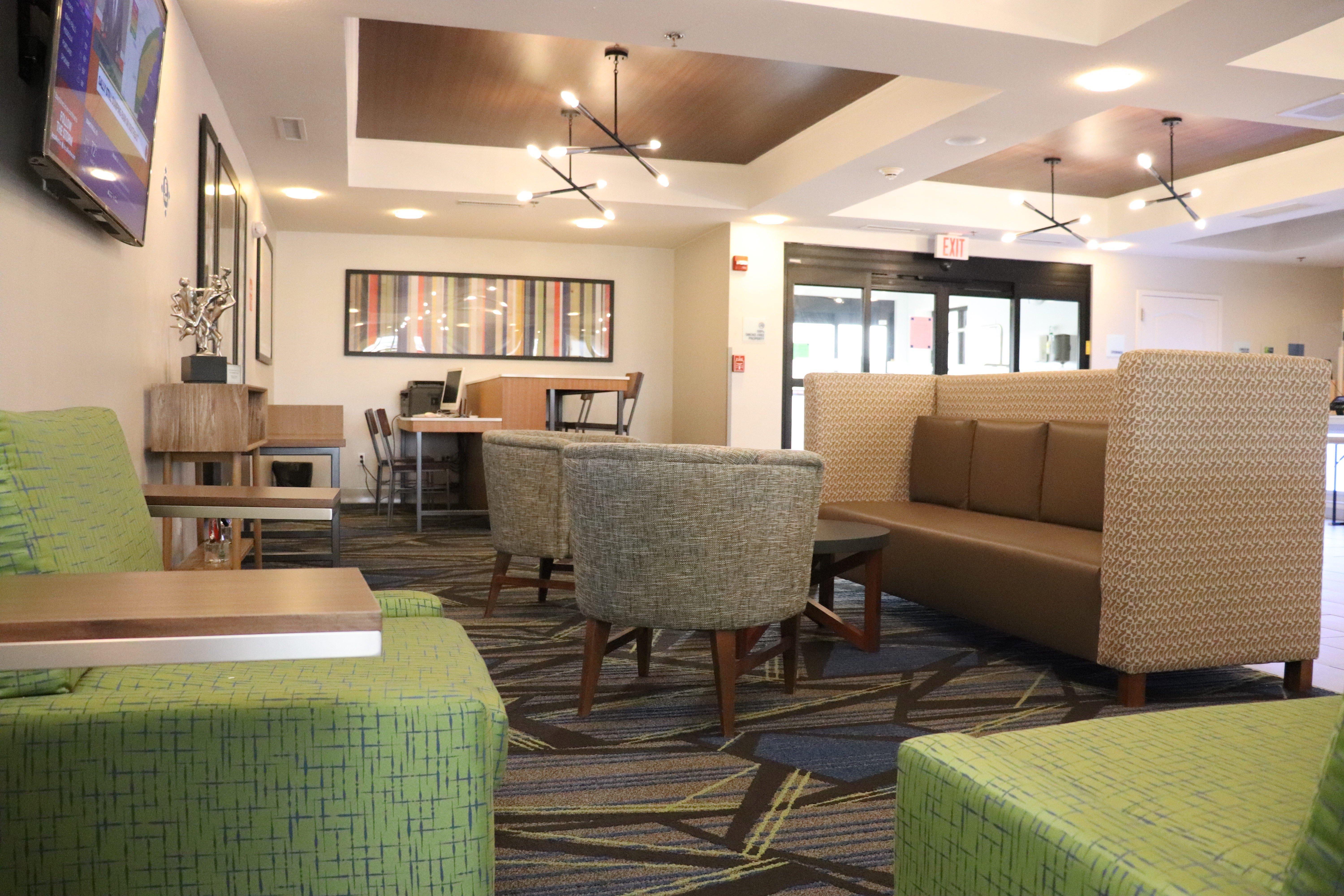 Holiday Inn Express Hotel & Suites Crawfordsville By Ihg Exterior photo